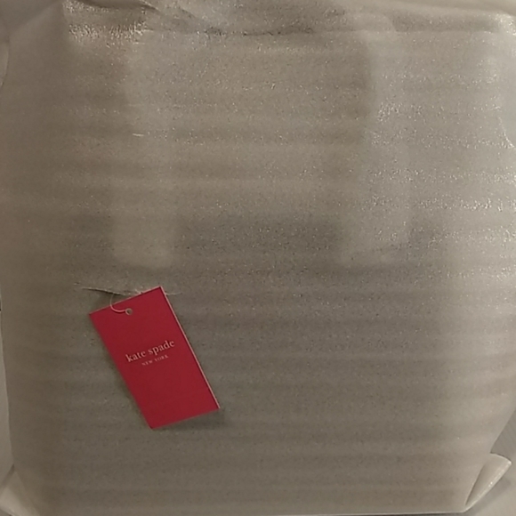 ⭐NWT KATE SPADE Patterson Small Dome⭐ - Picture 3 of 6